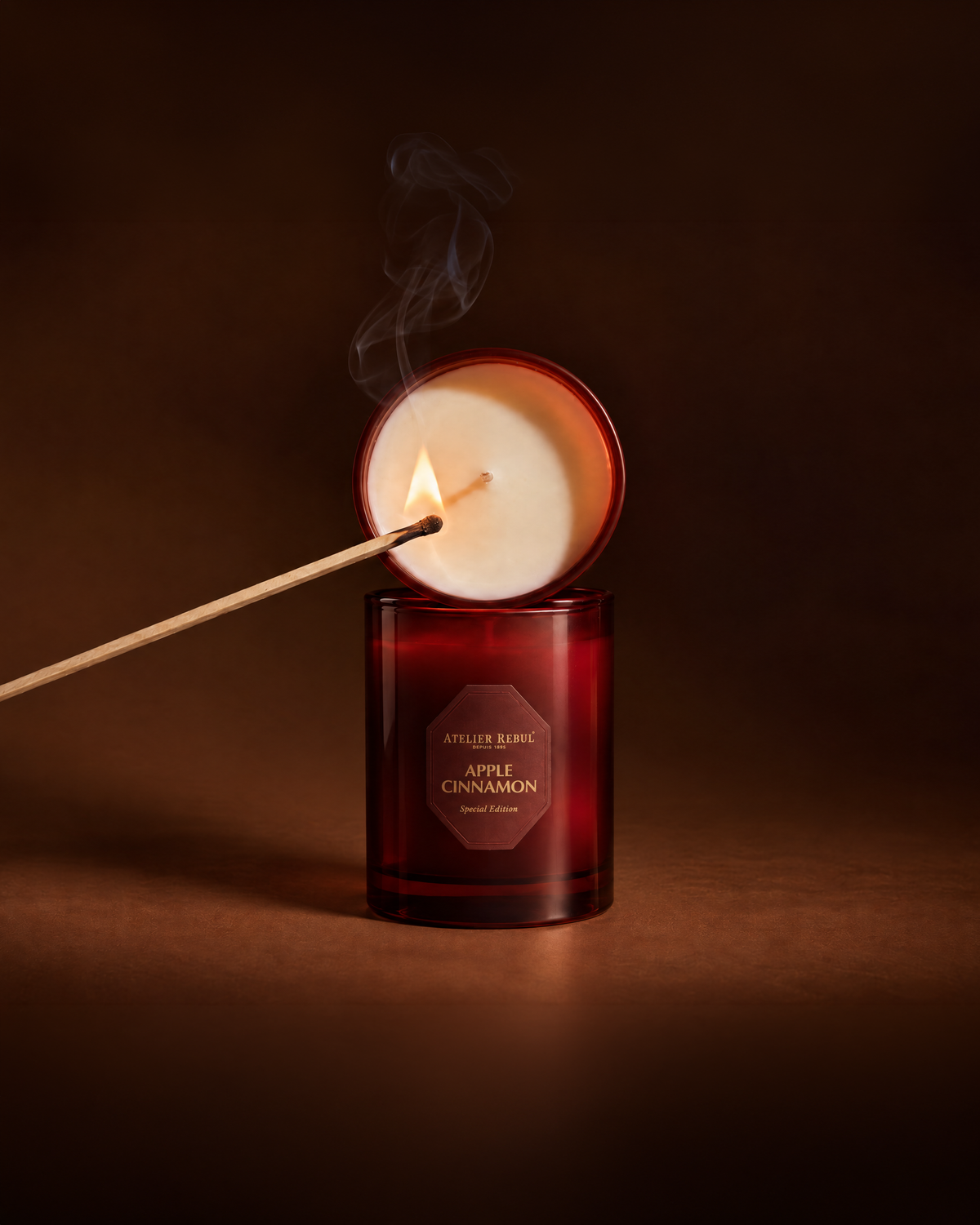Apple Cinnamon Scented Candle 210g - Special Edition