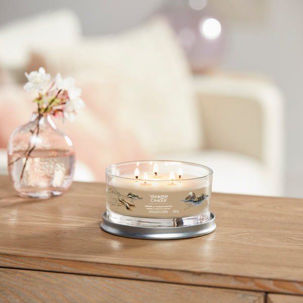 Amber & Sandalwood candle