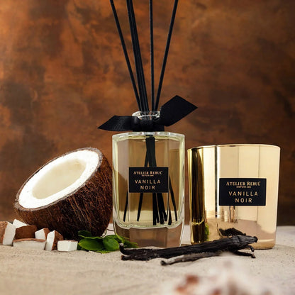 Vanilla Noir Scented Candle - 210 GR